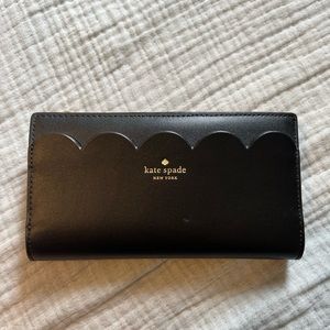 Kate Spade Braylon Scalloped Magnolia Wallet
